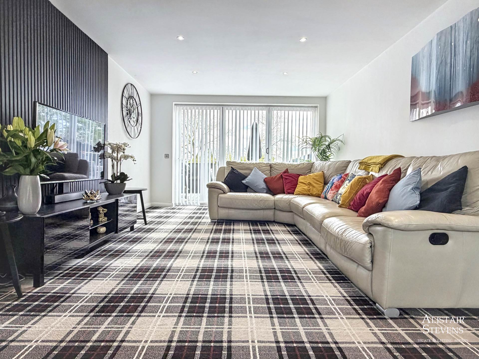 Perth Street, Heyside, Image 3