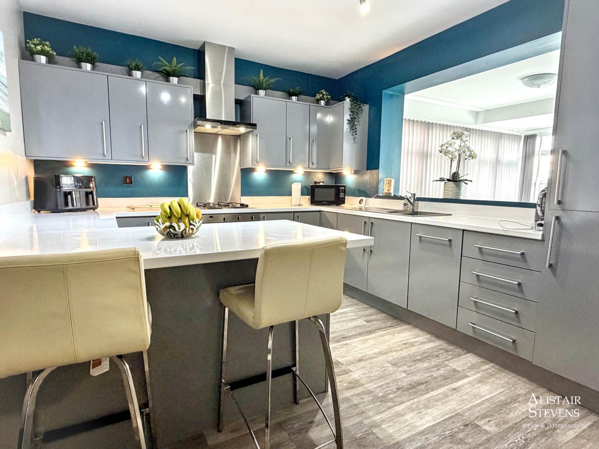 Perth Street, Heyside, Image 9