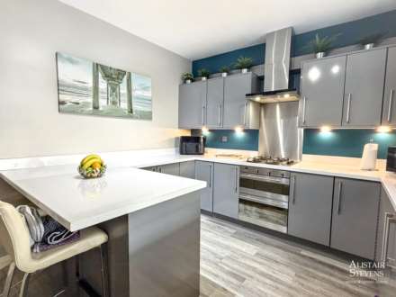 Perth Street, Heyside, Image 10