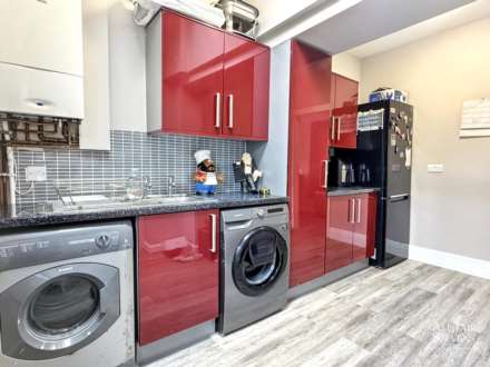 Perth Street, Heyside, Image 12