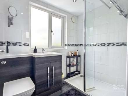 Perth Street, Heyside, Image 18