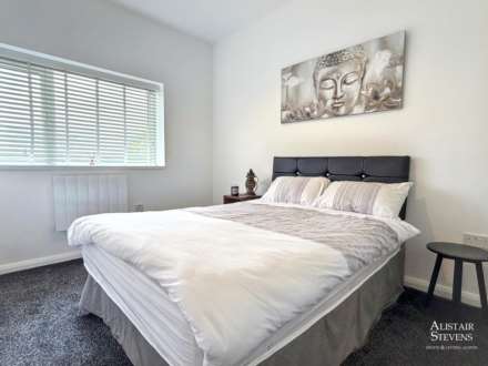 Perth Street, Heyside, Image 25