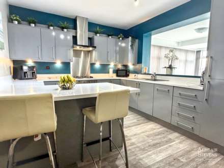 Perth Street, Heyside, Image 9