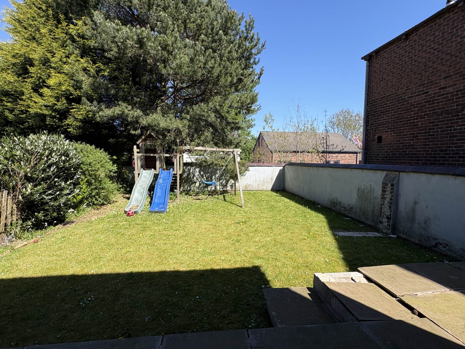 Edge Lane Road, Oldham, Image 14