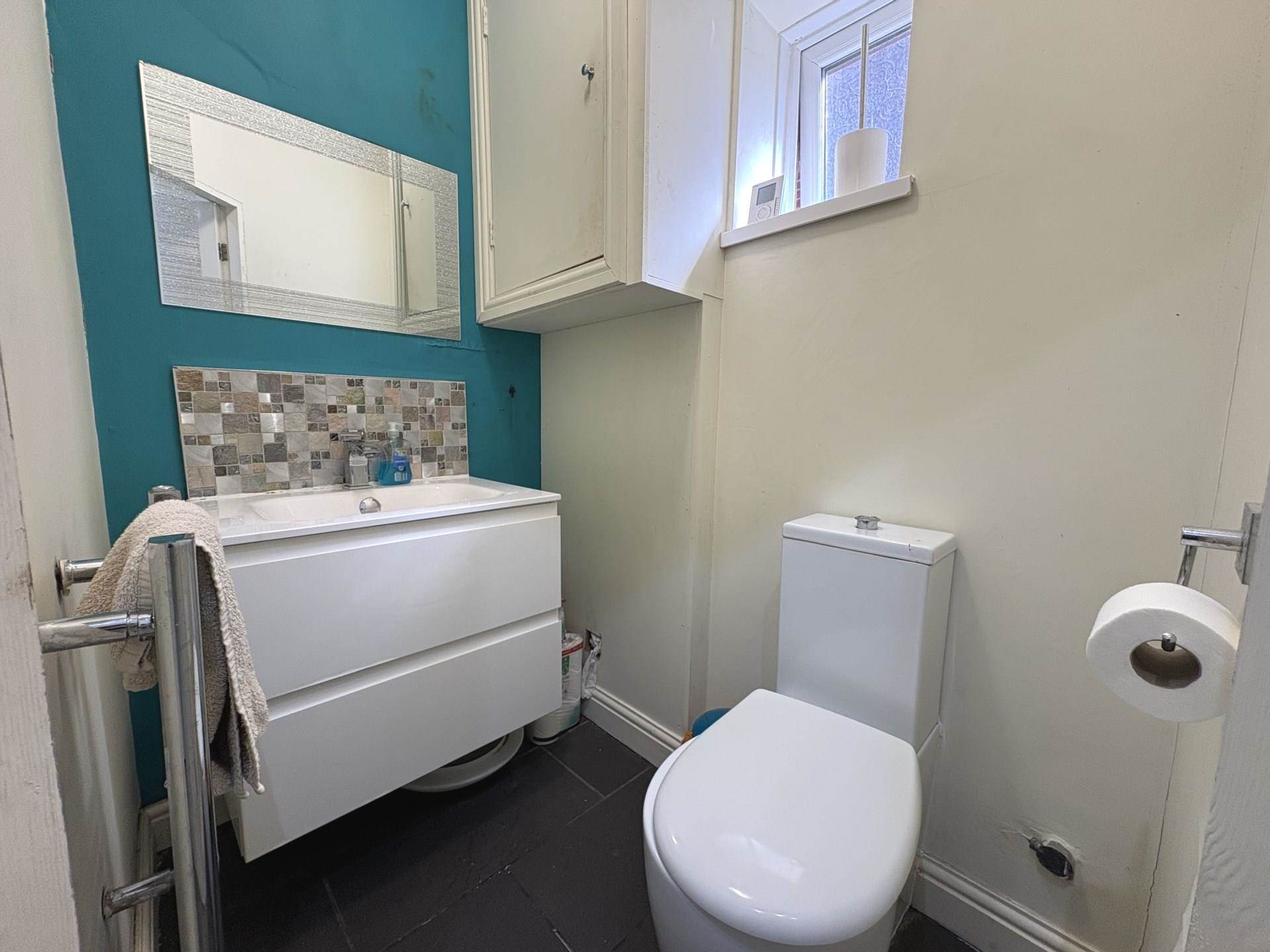 Edge Lane Road, Oldham, Image 6