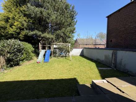 Edge Lane Road, Oldham, Image 14