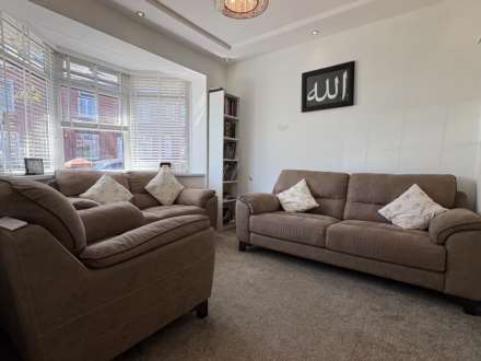 Edge Lane Road, Oldham, Image 5