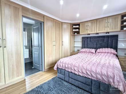 St James Close, Thornham, Rochdale, Image 12