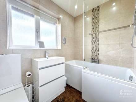 St James Close, Thornham, Rochdale, Image 21