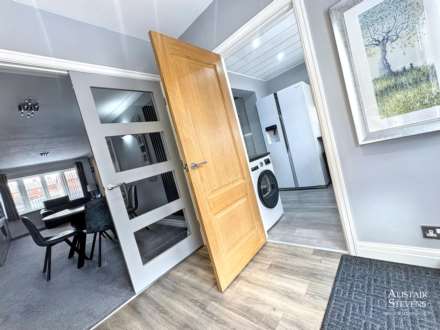 St James Close, Thornham, Rochdale, Image 6