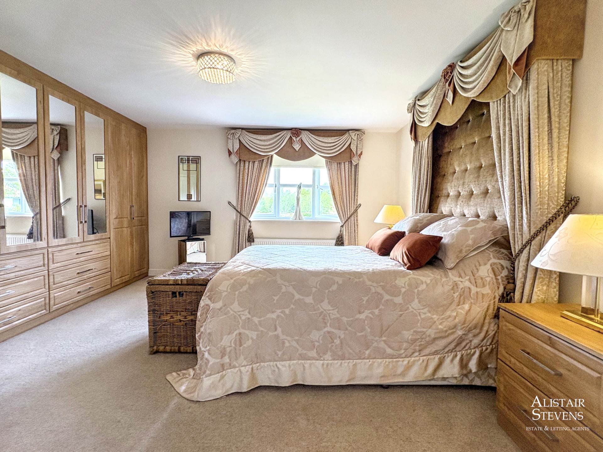 Highthorne Green, Royton, Image 15