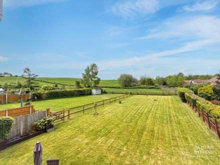 Highthorne Green, Royton, Image 28