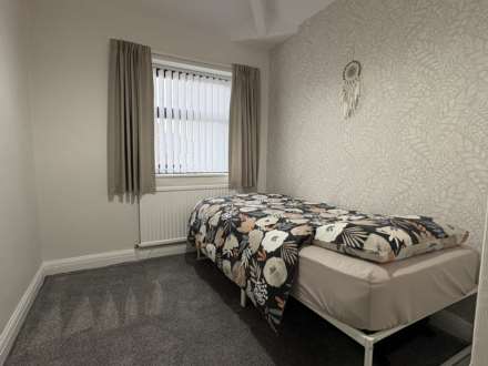 Parkway, Chadderton, Image 10