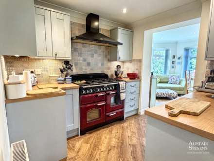 Heather Avenue, Shaw, Image 9