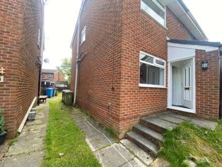 Brunswick Street, Shaw, Image 9