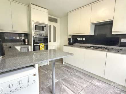 Arnside Avenue, Chadderton, Image 7