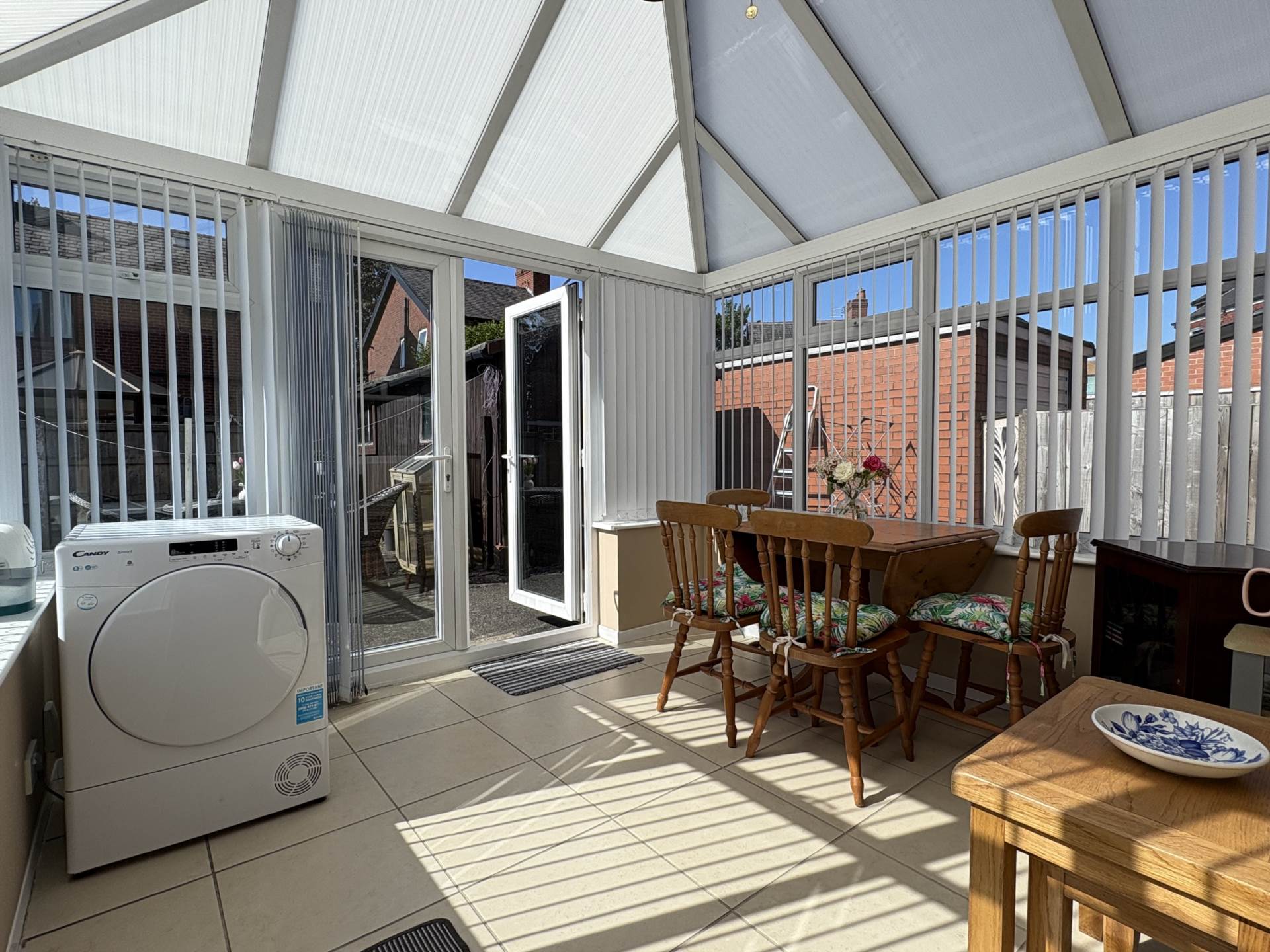 Thatch Leach, Chadderton, Oldham, OL9, Image 2