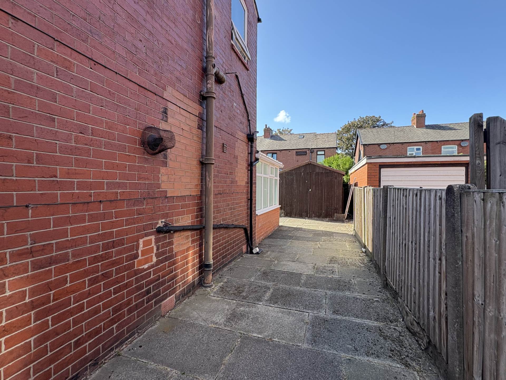 Thatch Leach, Chadderton, Oldham, OL9, Image 6
