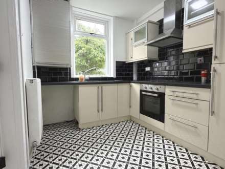 Tandle Hill Terrace, Rochdale, Image 8