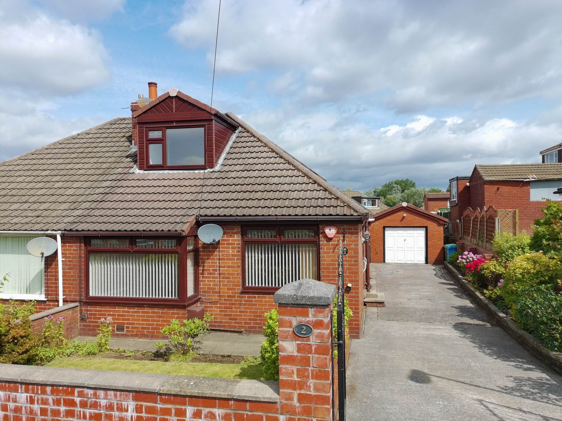 Carlton Way, Royton, Image 1