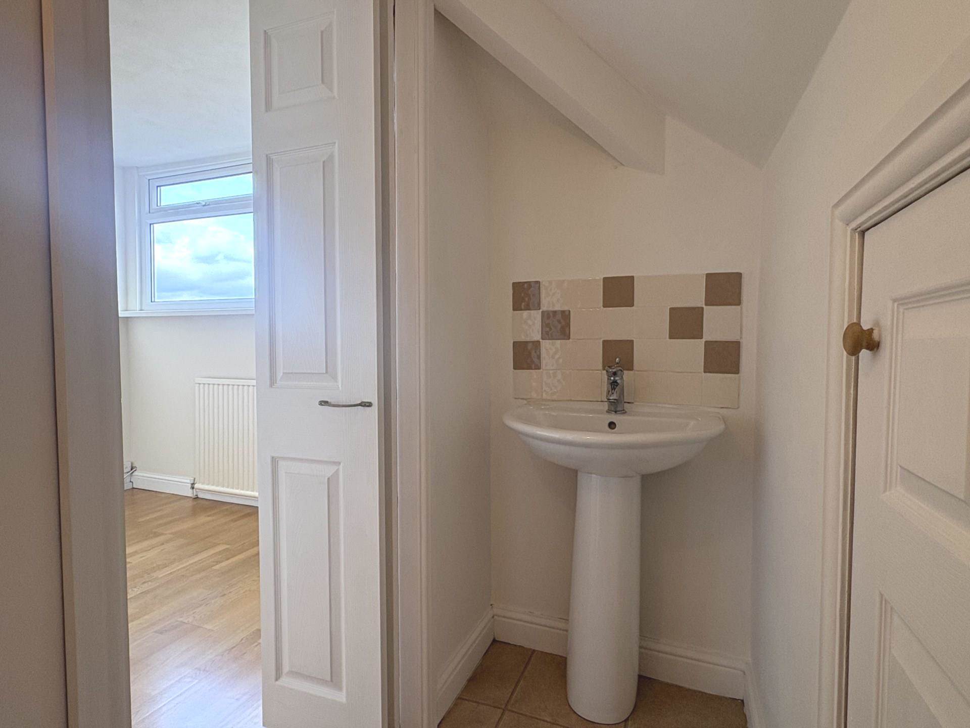 Carlton Way, Royton, Image 13