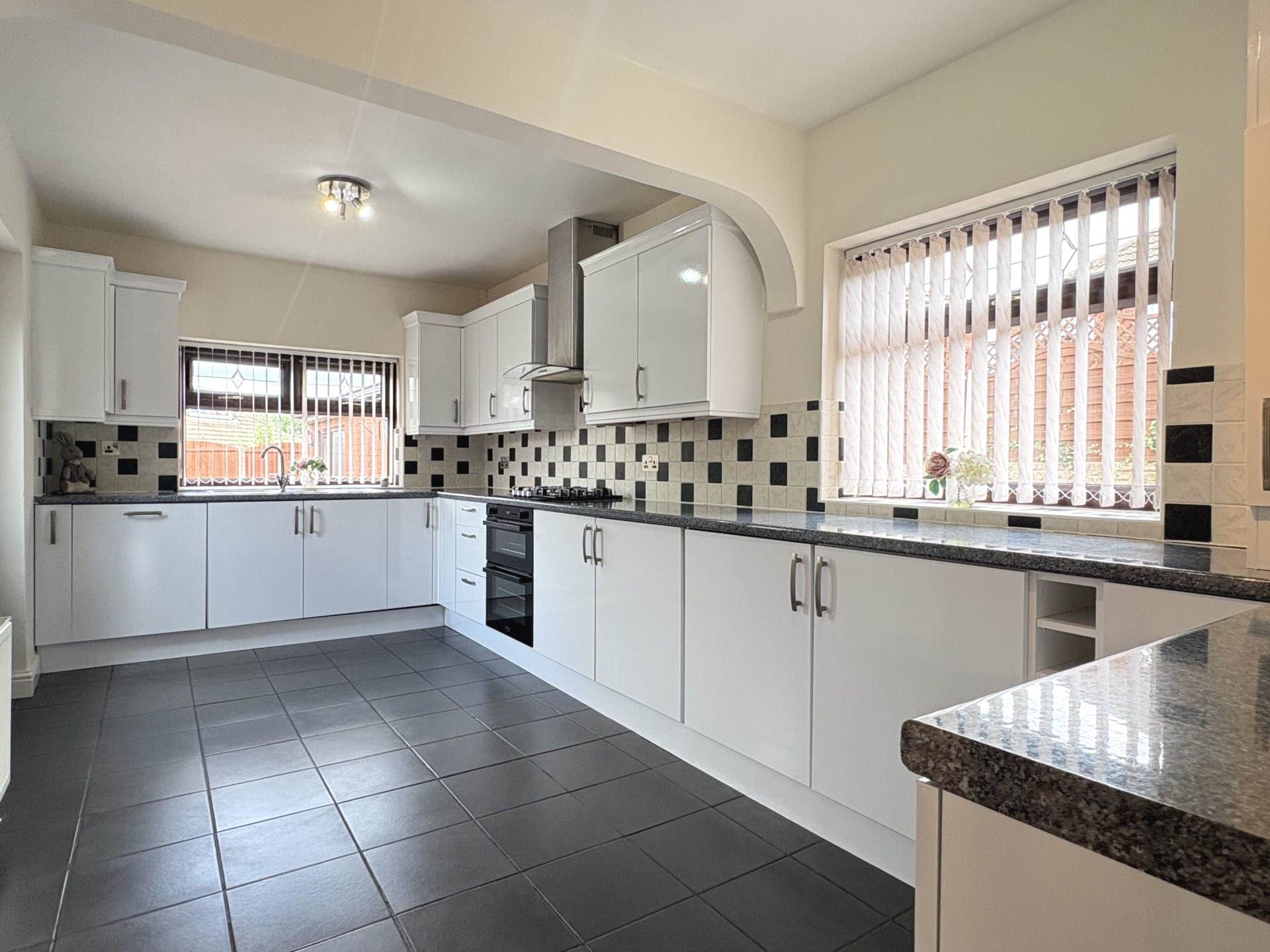 Carlton Way, Royton, Image 3
