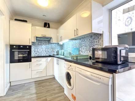 Mendip Close, Chadderton, Image 3
