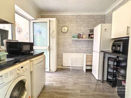Mendip Close, Chadderton, Image 5