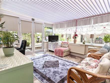 Mendip Close, Chadderton, Image 9