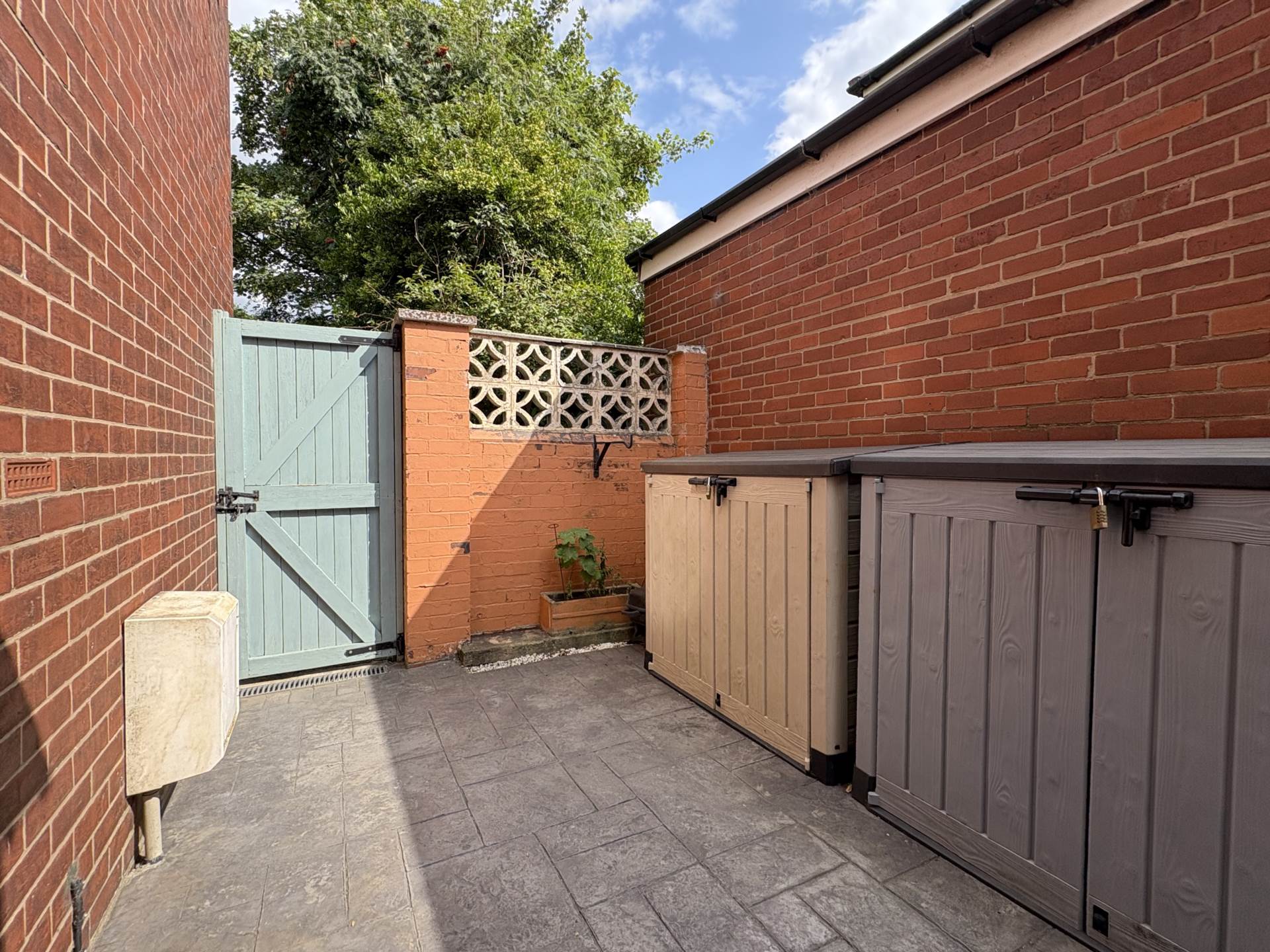 Broadway, Chadderton, Image 26
