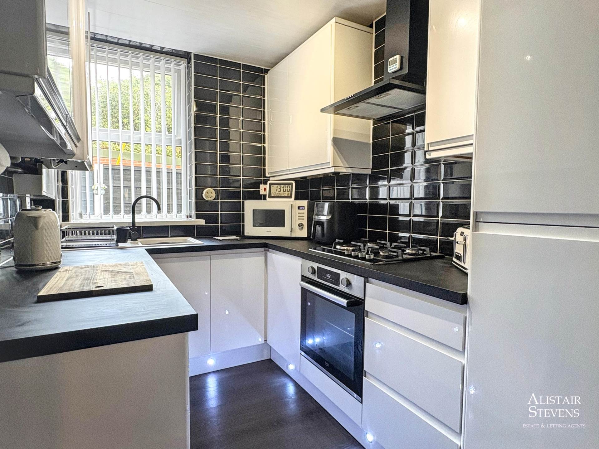 Middleton Road, Chadderton, Oldham, Image 9