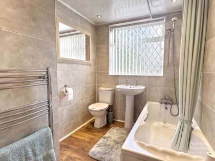 Middleton Road, Chadderton, Oldham, Image 15
