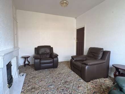 Oldham Road, Royton, Image 4