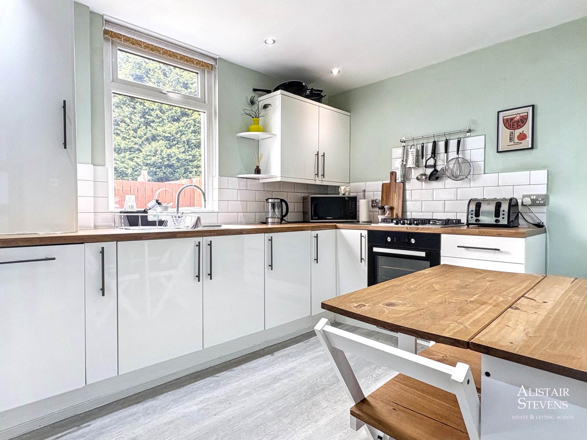 Holden Fold Lane, Royton, Image 3