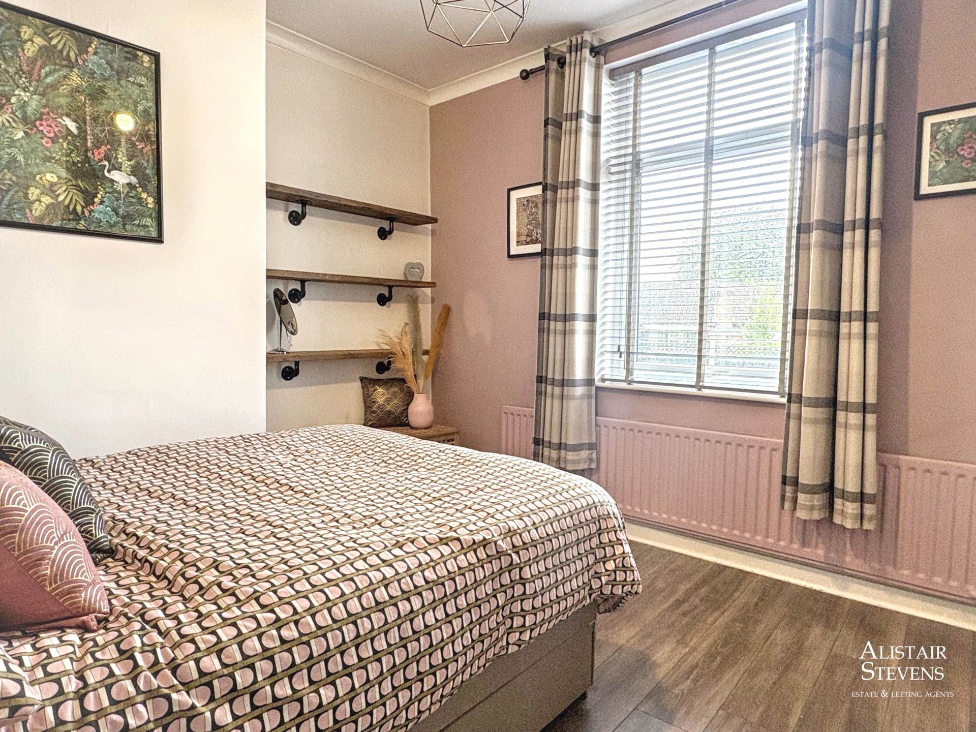 Holden Fold Lane, Royton, Image 9