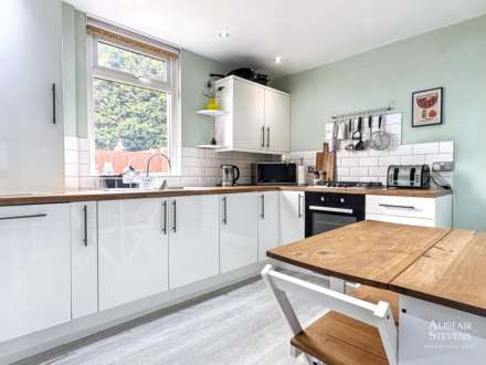 Holden Fold Lane, Royton, Image 3