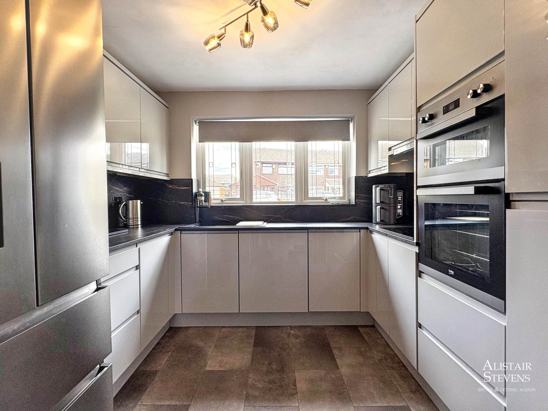 Lindale Avenue, Chadderton, Image 5