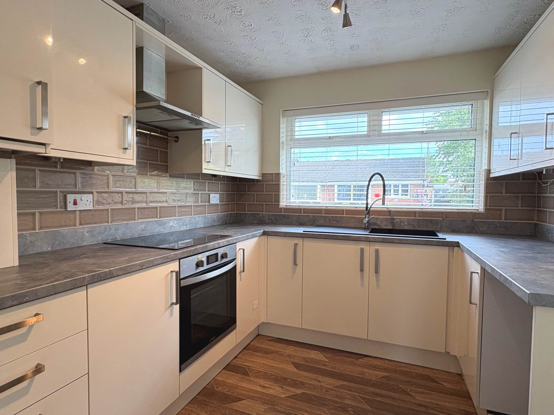 Ravenwood, Chadderton, Image 4