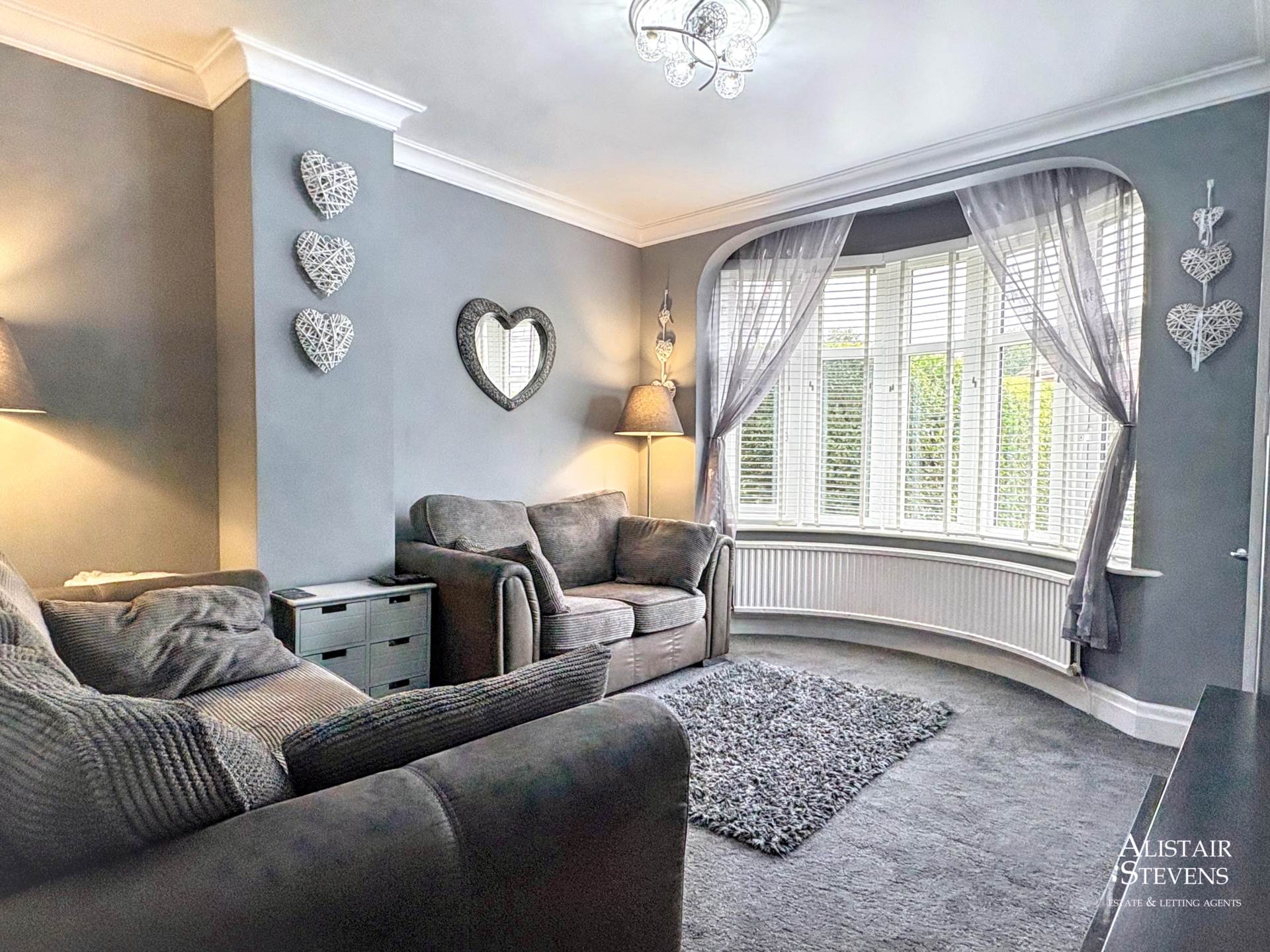 Lynton Avenue, Royton, Image 2
