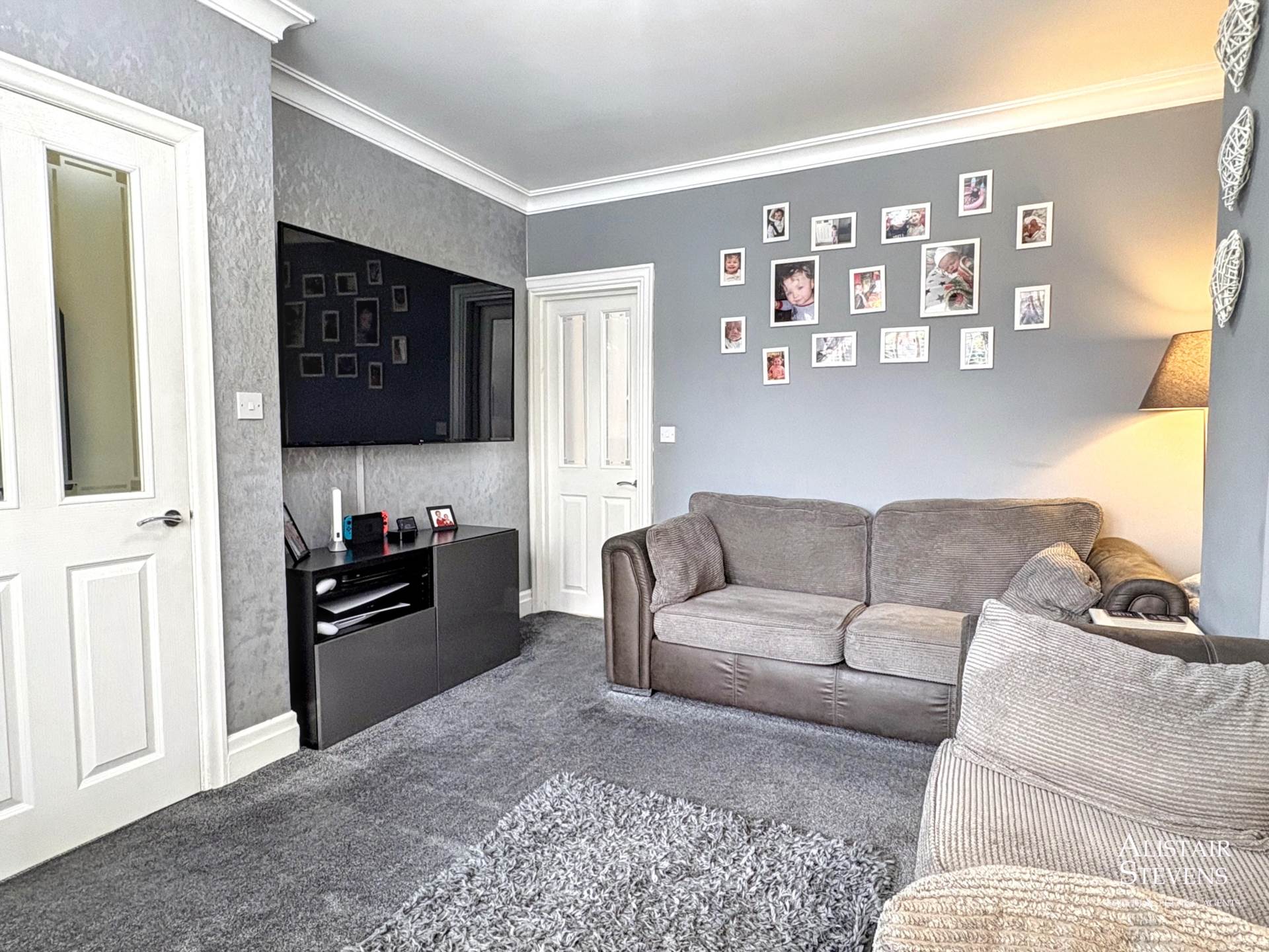 Lynton Avenue, Royton, Image 4