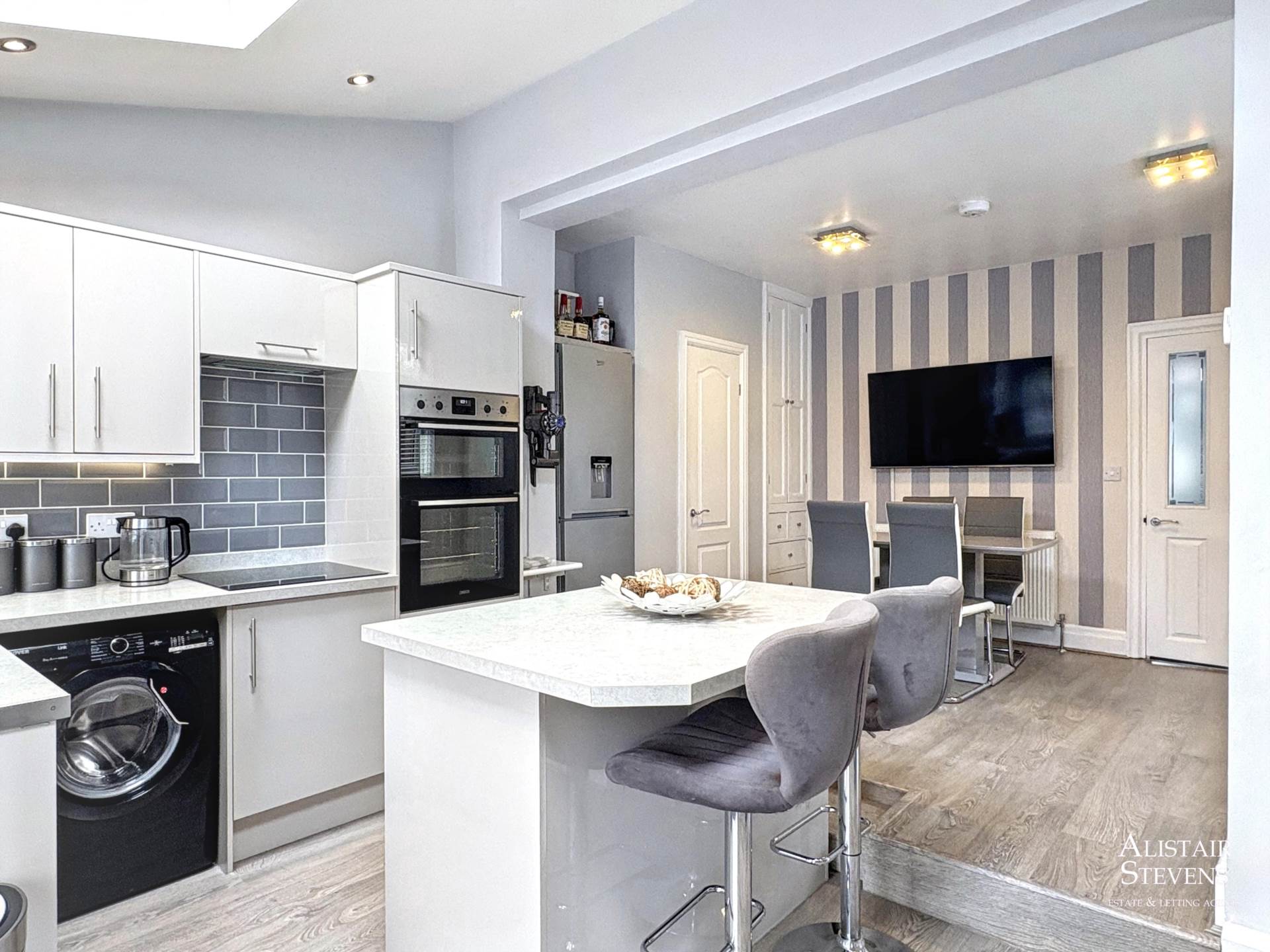 Lynton Avenue, Royton, Image 5