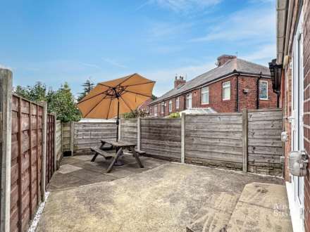 Lynton Avenue, Royton, Image 17