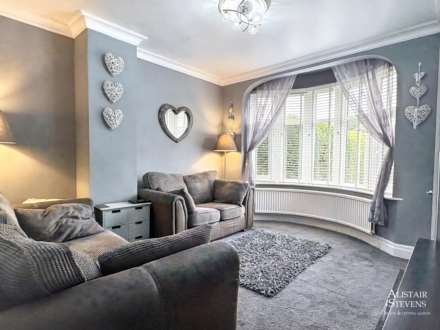 Lynton Avenue, Royton, Image 2