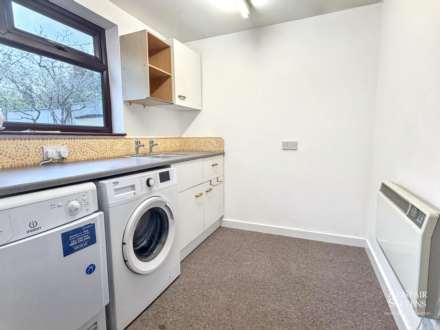 Bickerstaffe Close, Shaw, Image 12