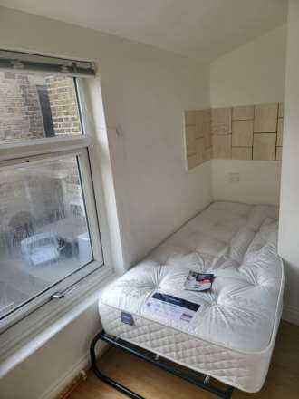 Boston Road, Boston Manor, Image 9