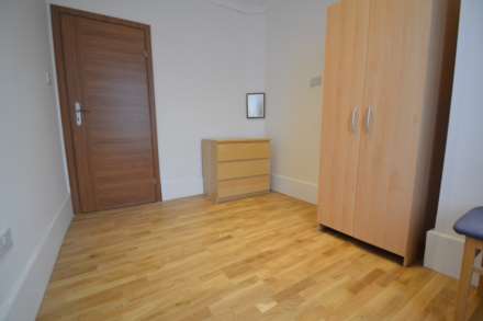Room (Double), Drayton Gardens, West Ealing Available from 6th November 2023