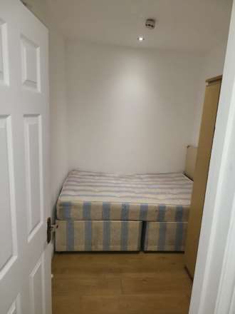Boston Road, Hanwell, Image 5