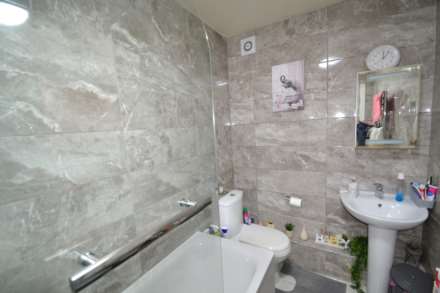 Stains Road, Hounslow, Image 4
