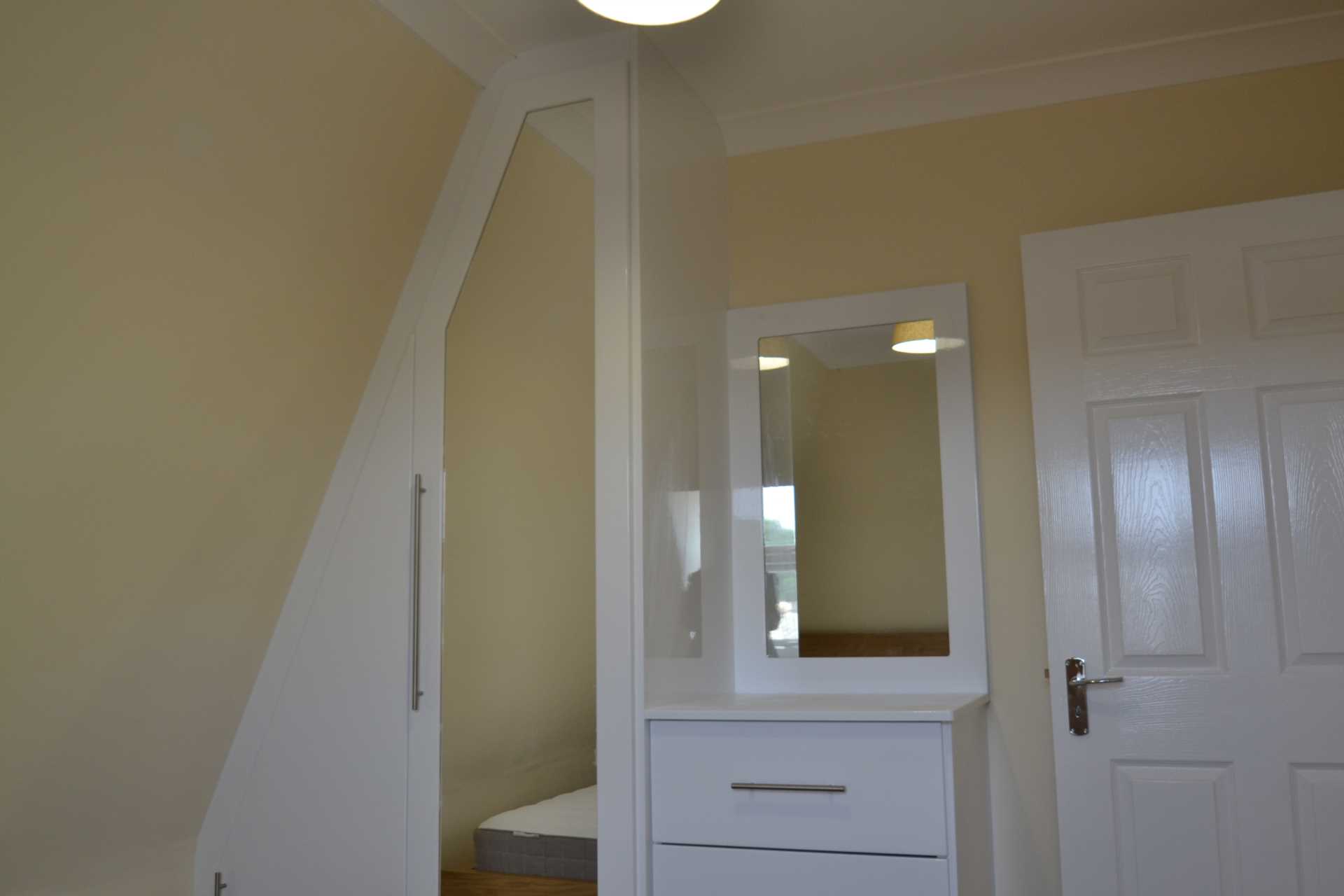 Staines Road, Hounslow, Image 7