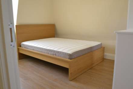 Staines Road, Hounslow, Image 6